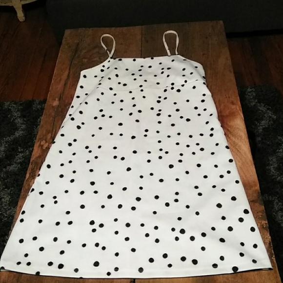 Zara Dresses & Skirts - Fun, summer dress. Spaghetti straps.